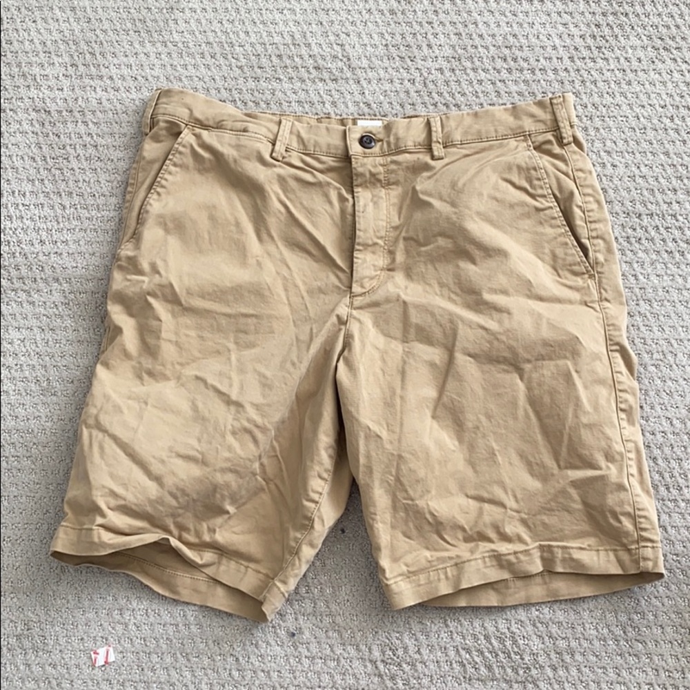 GAP 10” Khaki Shorts— Worn Once!
